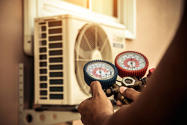Professional Hvac technician working in Rochelle, TX